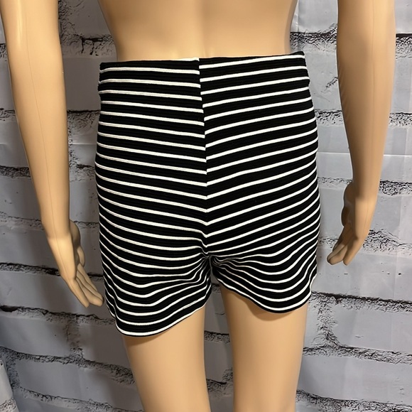 Vintage City Sites Women’s Shorts - Picture 2 of 4